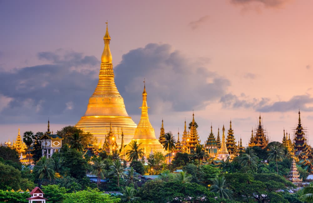 Fototapet Shwedagon Pagoda In Myanmar (400x260 cm)