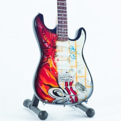 Mini guitar: Pink Floyd - Tribute - The Wall