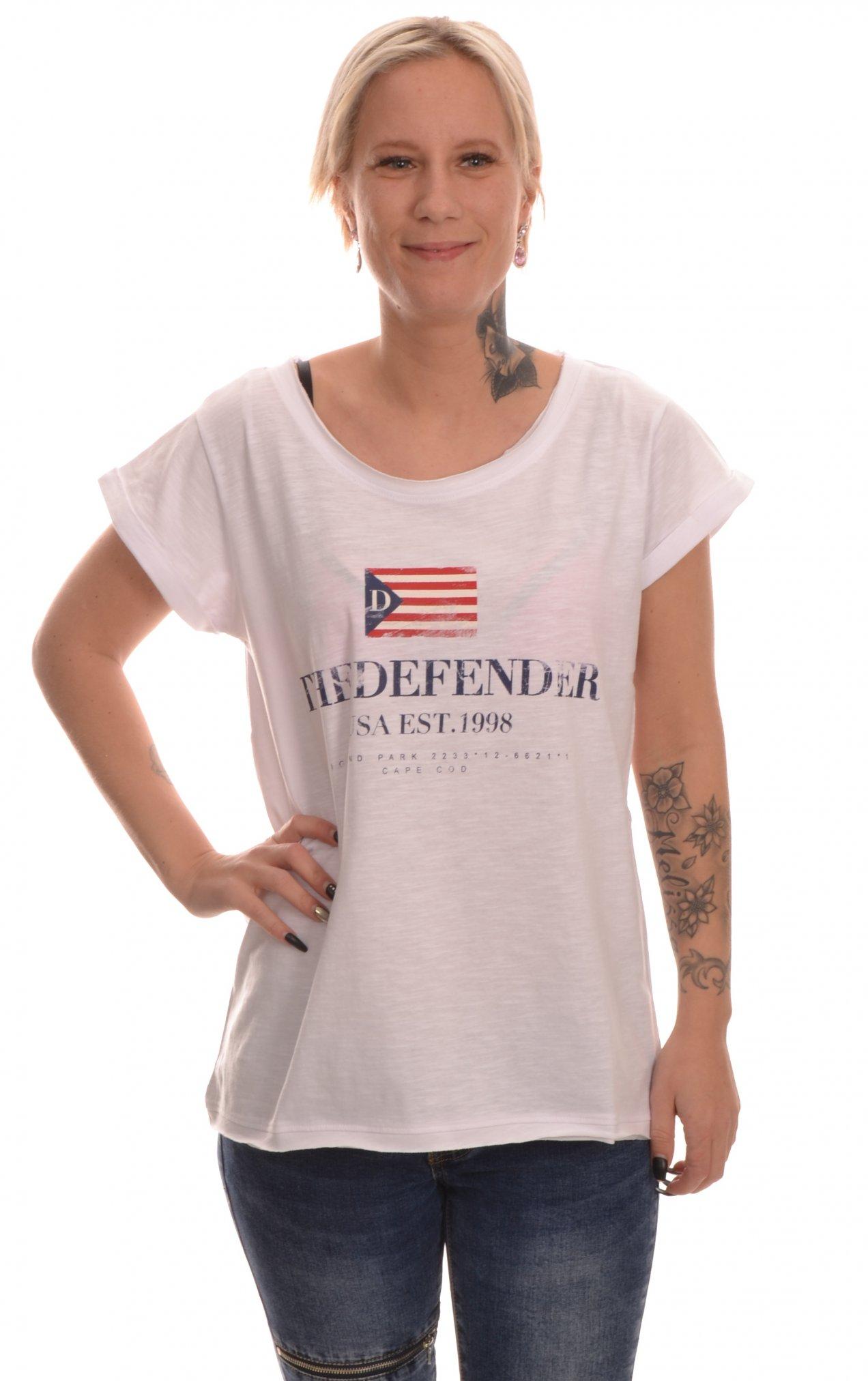 Defender - Ellen Tee