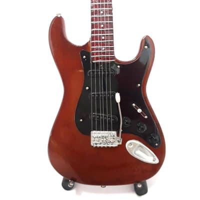 Mini guitar: Chris Rea
