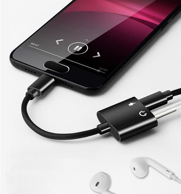 USB-C Adapter / Splitter USB-C & AUX port