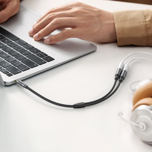 AUX kabel splitter 3,5 mm han til høretelefoner og mikrofon hun 20 cm sort