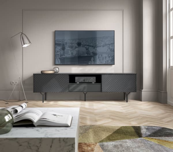 TV-kaappi: yksi laatikko, kaksi ovea, kolme hyllyä, Rungon väri: grafiitinmusta, Etuosan väri: grafiitinmusta, K: l: 180 cm, k: 51 cm, s: 31 cm,