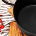 Miniatyrbild 3 av 5: Cecotec 28 cm pot made of high quality forged aluminium, with 6 layers and Platinum Plus Teflon™ Nonstick Coating, PFOA free, with Full Induction hea