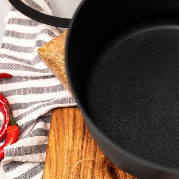Cecotec 28 cm pot made of high quality forged aluminium, with 6 layers and Platinum Plus Teflon™ Nonstick Coating, PFOA free, with Full Induction hea