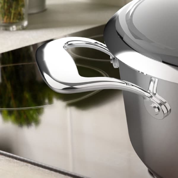 Cecotec 28 cm pot made of high quality stainless steel, with riveted handles and glass tempered lid. It features 5 layers. A non-stick, double-layer