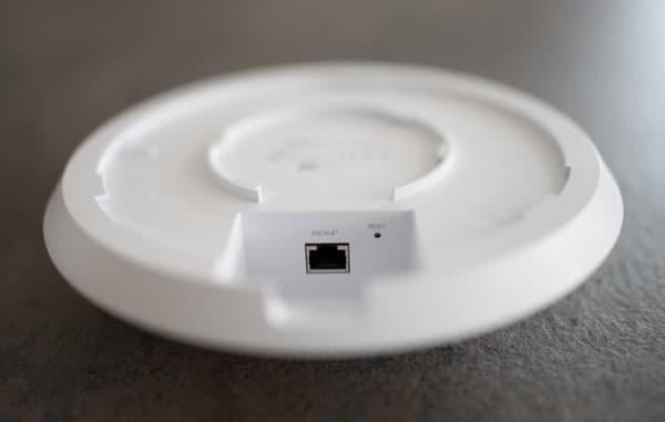 Ubiquiti WiFi 6 åtkomstpunkt för lång räckvidd: 2,4 GHz/5 GHz, samtidiga klienter: 300+ Ubiquiti | U6-LR-EU | Access Point | 802.11ax |