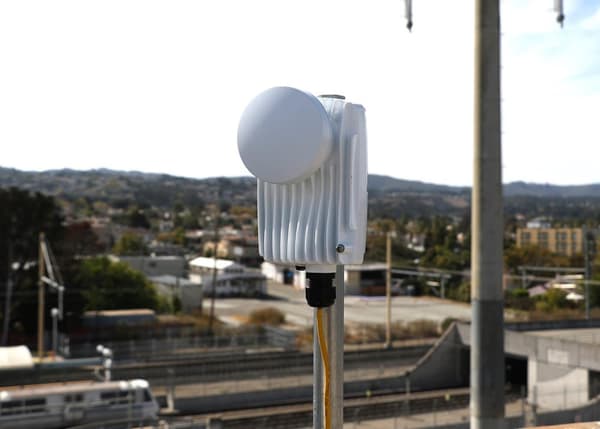 Mimosa C6X-klientenhed | Wi-Fi 6E, 1,75 Gbps, 5,1-6,4 GHz, 8 dBi, IP67