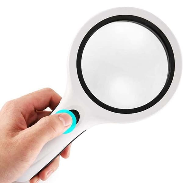 Förstoringsglas 4x med LED Lampa – Perfekt för Läsning och Arbete