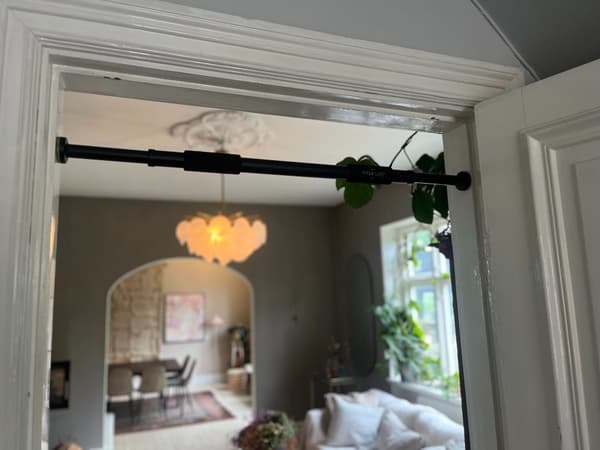 TITAN LIFE Doorway Chin-Up Bar