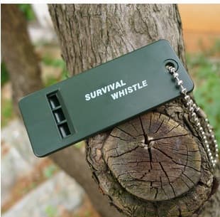 Vissla / Visselpipa Survival EDC Armegrön