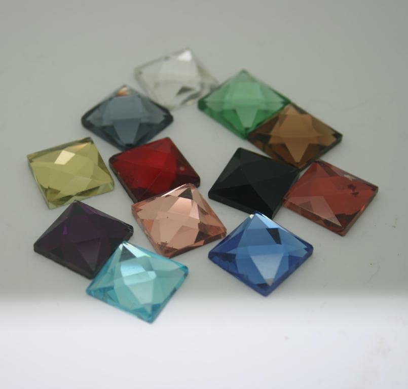 10 stycken Cabochoner 12mm Mix Kvadrat