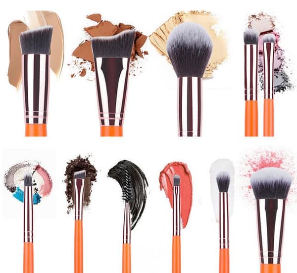 15 Professional make-up brushes