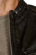 Miniatyrbild 4 av 5: Biker