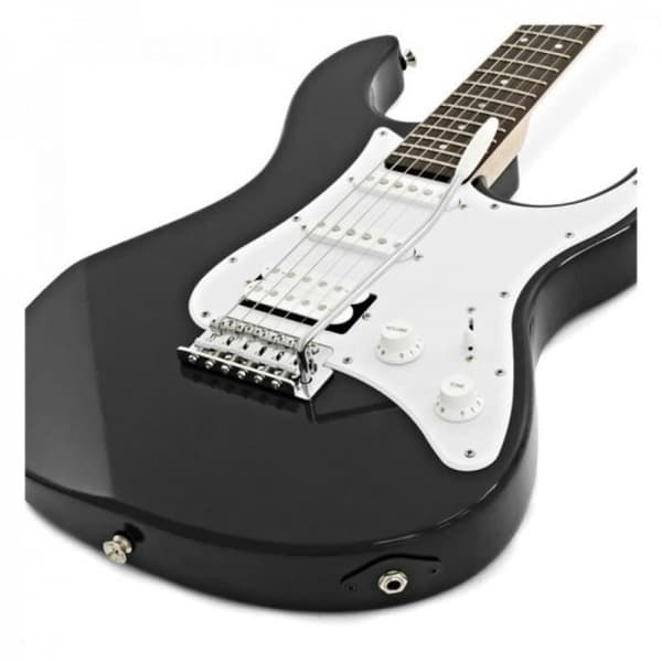 YAMAHA Pacifica 012 svart - Den solidbody elektriska gitarren