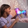 Miniatyrbillede 7 af 8: Unicorn Academy - Rainbow Light-Up Wildstar 28 cm