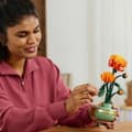 Miniatyrbild 5 av 6: Byggsats Lego 10368 Chrysanthemum Flower Arrangement Multicolour