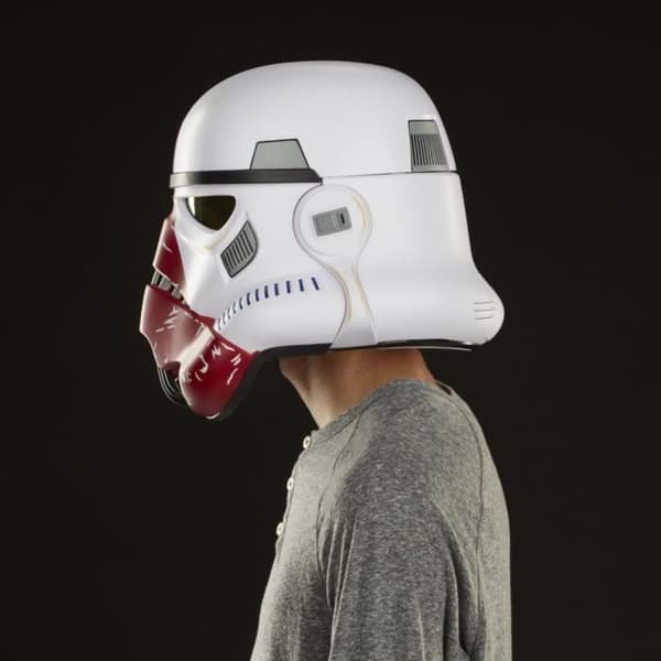 premium elektronisk hjälm Incinerator Stormtrooper, rollspelartikel, Star Wars The Black Series-kollektion, The Mandalorian