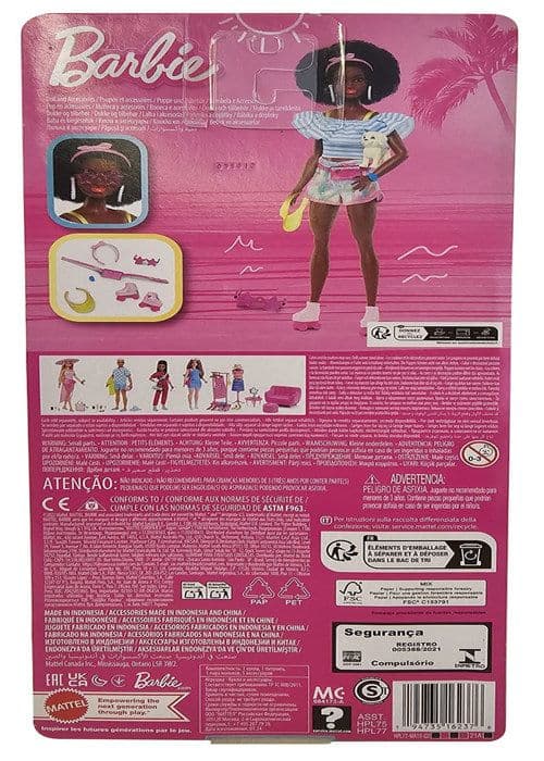 Barbie-docka Mattel HPL77 med afrostil rullskridskor, trendig rosa outfit och hundleksaksset för barn