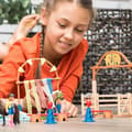 Miniatyrbild 4 av 6: Agility-träningsset för hästsport med Schleich-häst, tränare och tillbehör - 41-delat ridset - gåva