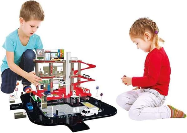Totalt - Super Garage Komplett bensinstation med 2 meters krets - Från 3 år gammal - Europeisk tillverkning...