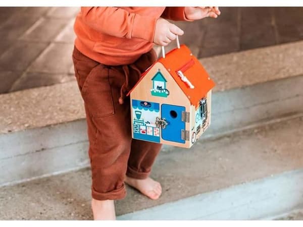 Lilliputiens multi-closure learning house