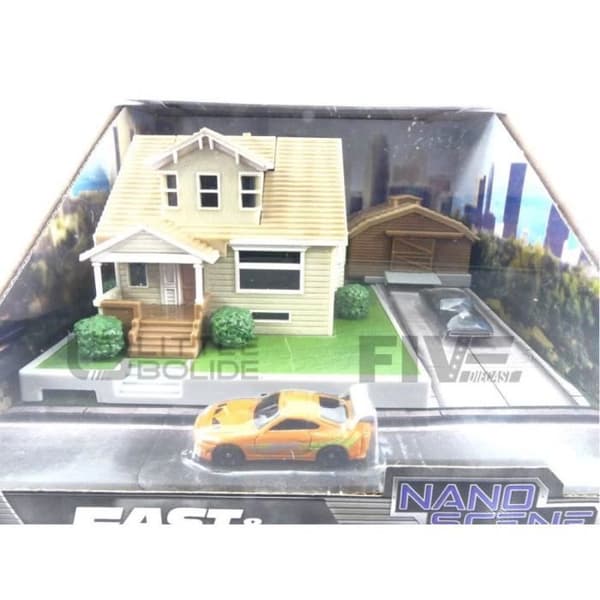 Miniatyrsamlingsbil - JADA TOYS 1/87 - TOYOTA Dom's House med Dodge Charger + Toyota Supra - Orange / Svart - 33668OR