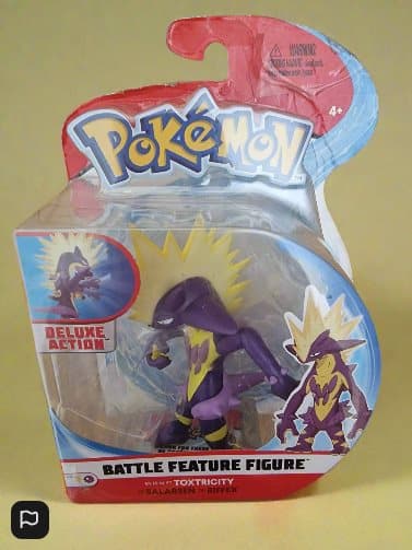 Pokémon Toxtricity Battle Feature Deluxe Action Figure