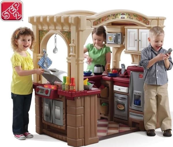 Step2 - Grand walk-in kitchen & grill
