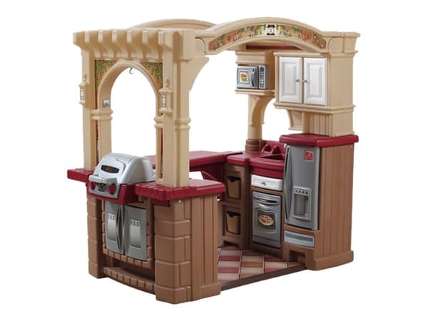 Step2 - Grand walk-in kitchen & grill