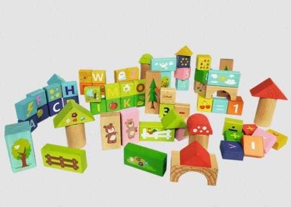 Trefl Clever Bricks of Bear Zdzisio 61338 in a bucket