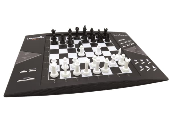 Electronic chess game