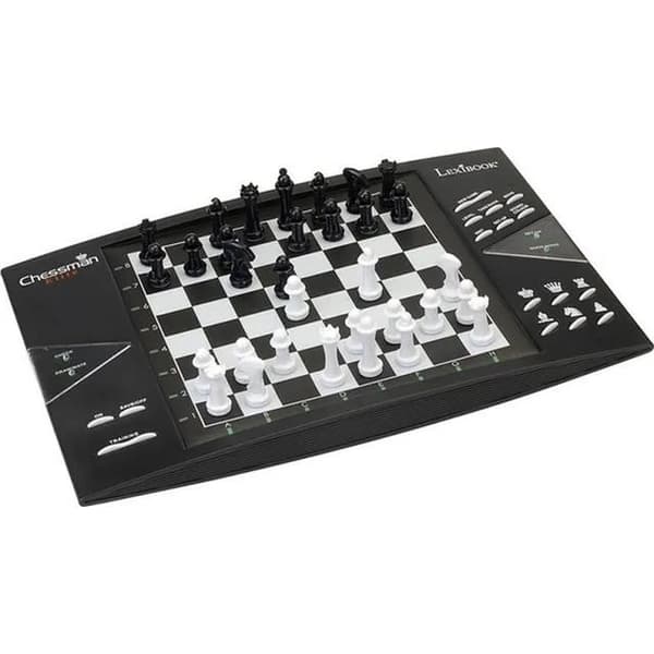 Electronic chess game