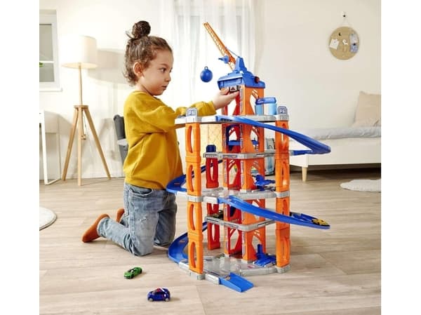 Majorette Majorette Garage Downhill track with a lift + 5 cars, a large set for children