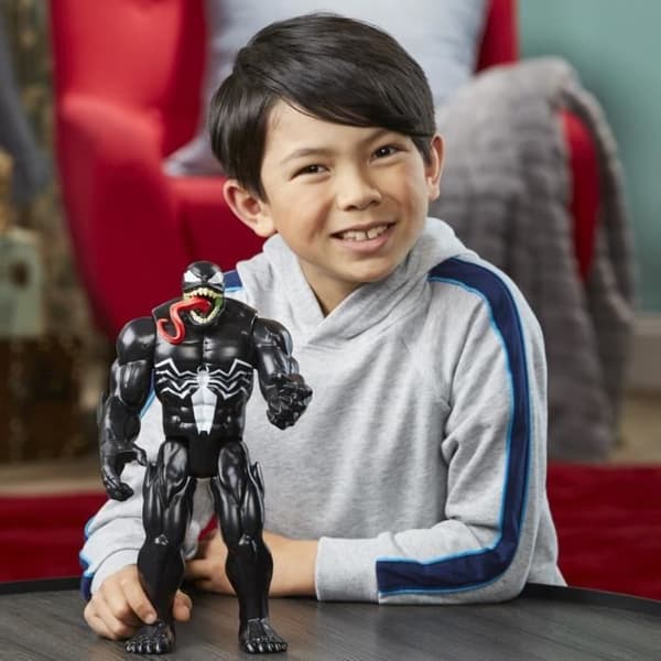 Deluxe Venom samlarfigur - HASBRO - Titan Hero Series - 30 cm - För barn från 4 år och uppåt