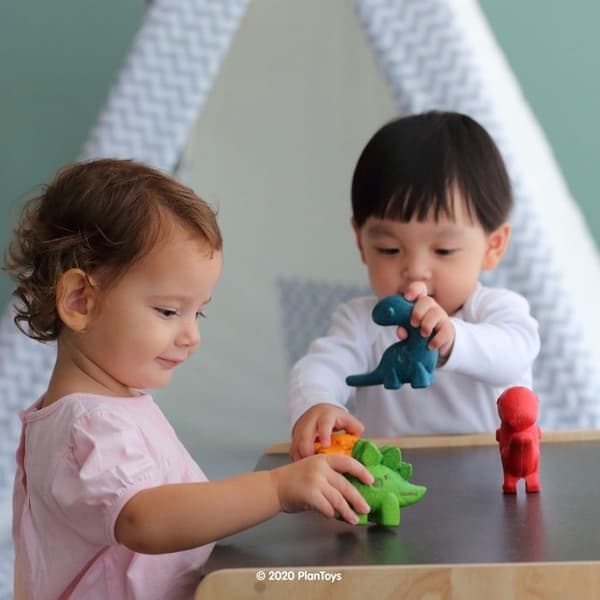 PLANERA LEKSAKER FIGURINER: 4 DINOSAURER