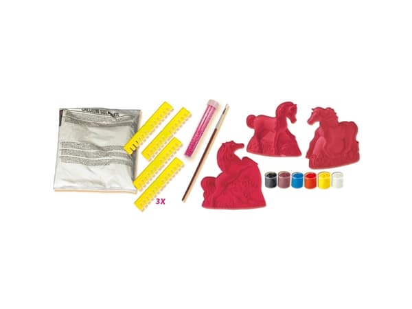 SES Creative Cast & malli - Hevoset