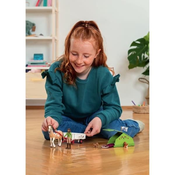 Sarah's Camping Adventures, Schleich box set med 23 element ingår inklusive 1 Schleich häst och 1 figur, figurbox set