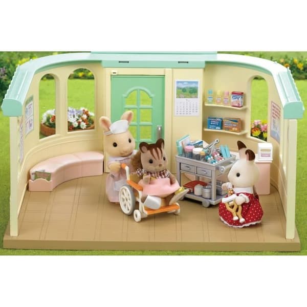 Miniatyrfigurer - SYLVANIAN FAMILIES - Sjuksköterskan och tillbehör för att ta hand om och mata patienter