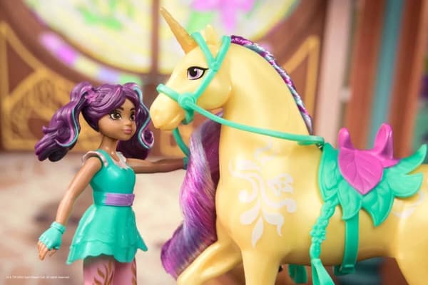 Unicorn Academy Docka och Enhörning Ava & Leaf