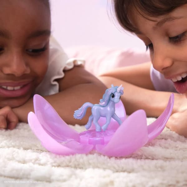 Unicorn Academy Collectible Baby Unicorn
