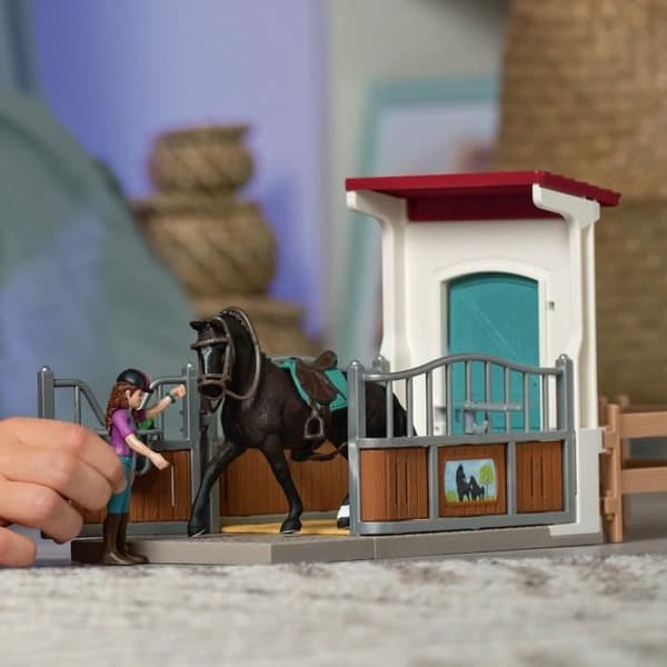 Horse Box Lisa and Storm, hästfigur och tillbehör, SCHLEICH 42709 Horse Club, 5 år