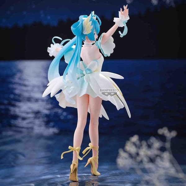 Hatsune Miku Swan Lake figure 21cm