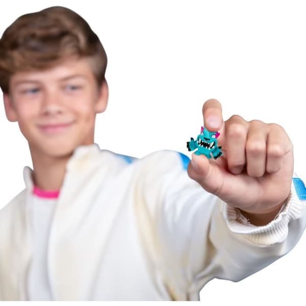Miniatyrfigurer - MrBeast Lab Swarms - 5 slumpmässiga modeller, 1 tum, över 100 att samla in