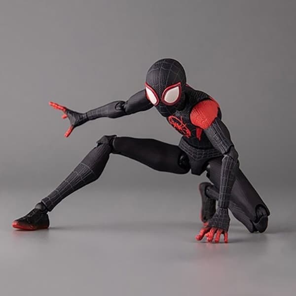 SPIDERMAN MILES MORAL IN I SPIDERVERSE ARTIKULERAD FIGUR BARNS LEKAKSGÅVA
