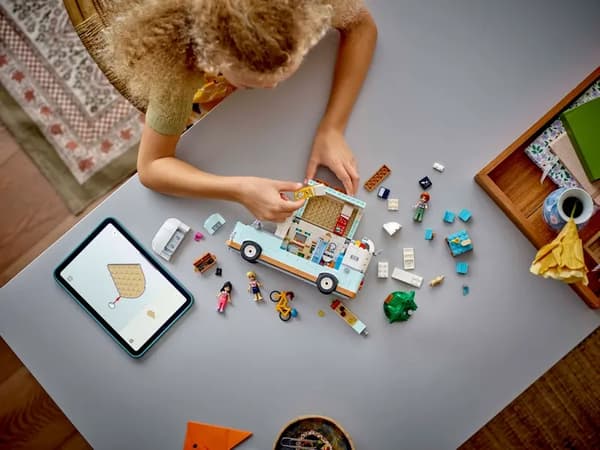 Lego Friends 42663 Vänskapsäventyr med husbil