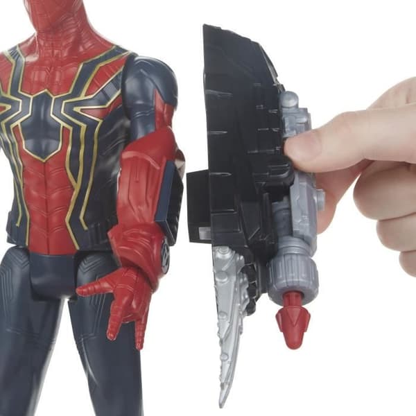 Titan Iron Spider-Man-figur - HASBRO - Avengers - 30 cm - Röd - Blandat - från 3 år och uppåt