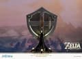Miniatyrbild 3 av 8: The Legend of Zelda Breath of the Wild PVC Statue Hylian Shield Collectors Edition 29 cm