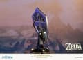 Miniatyrbild 2 av 8: The Legend of Zelda Breath of the Wild PVC Statue Hylian Shield Collectors Edition 29 cm