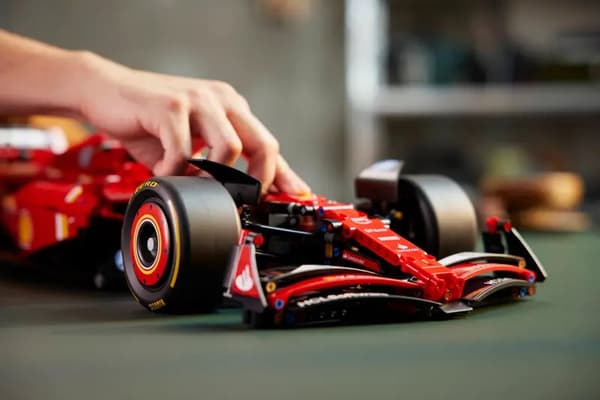 Lego Technic 42207 Ferrari SF-24 F1